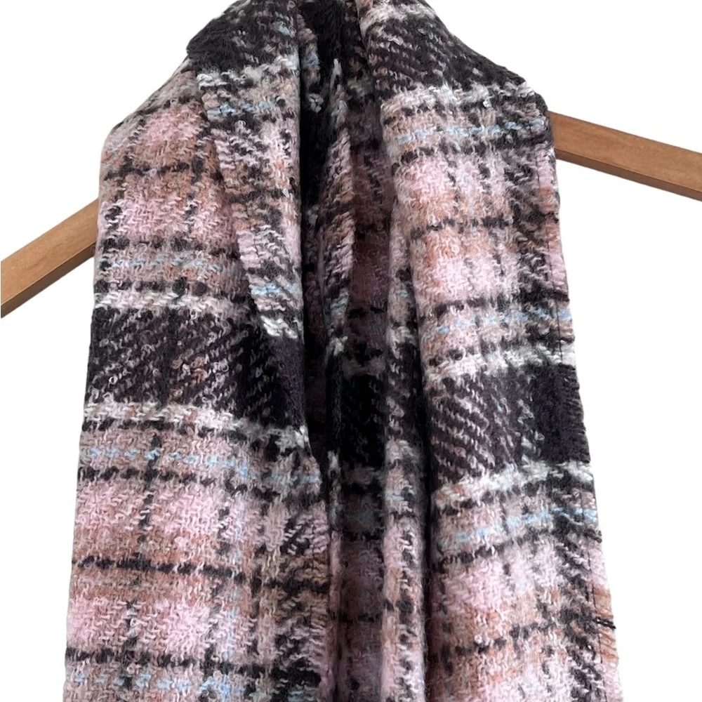 Like new plaid fringe oversized bulky scarf wrap